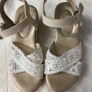 Girls dress shoes size 13